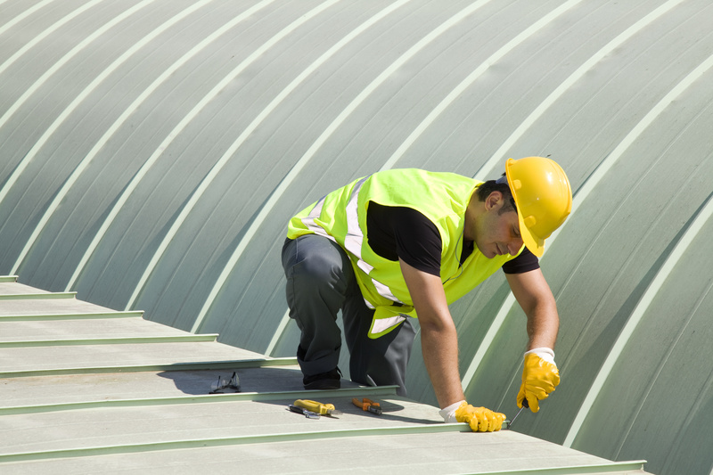 Roofing Contractor vs Roofing Company